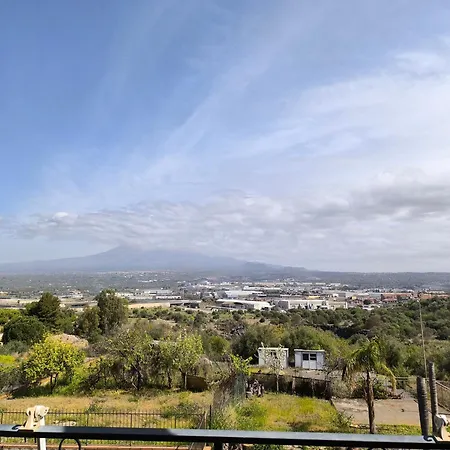 Frühstückspension La Terrazza Sull Etna Motta SantʼAnastasia